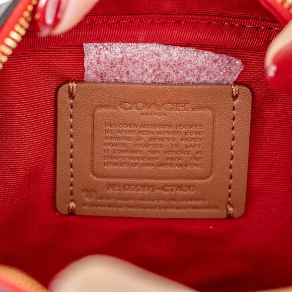 NWT Limited Edition Coach Disney Mickey Mouse X Keith Haring Cosmetics Case - Picture 6 of 8